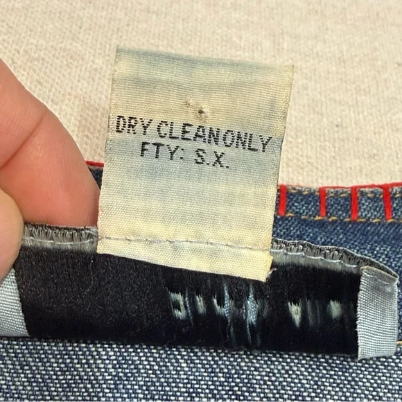 Carrie Allen - Embroidered Denim Jacket with Red Floral Accents - Size Large - Picture 9 of 15